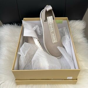 Michael Kors Slip on Knit Sneaker 8.5